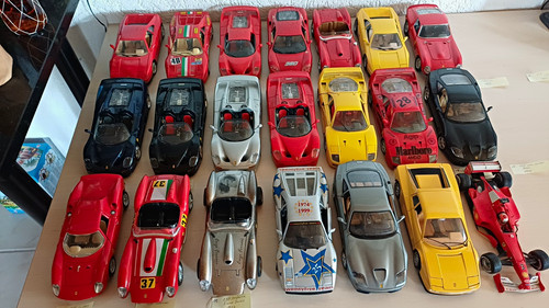 Model car burago ferrari - car,
